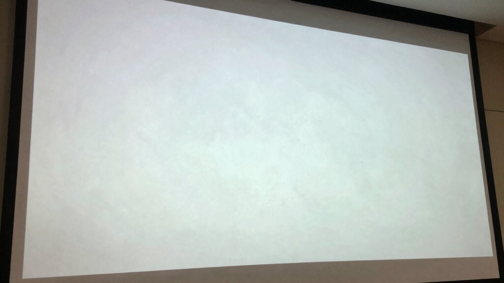 optimal projector placement and material